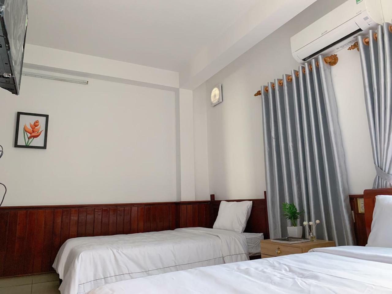 Viet Hostel Hue Exterior photo